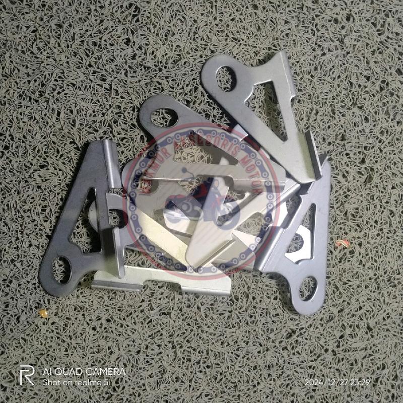 gantungan  Knalpot paten klem knalpot racing universal bahan TEBALL 8