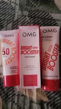 Product Review of OMG Oh My Glow - Bright Booster Glow Kit Paket Perawatan Wajah untuk Kulit Tampak Glowing, Mencerahkan, Tampak Sehat, Menjaga Skin Barrier, Mengandung Niacinamide , Peptide, Vitamin C - Sabun Pembersih Wajah, Moisturizer, Sunscreen from c**a 0