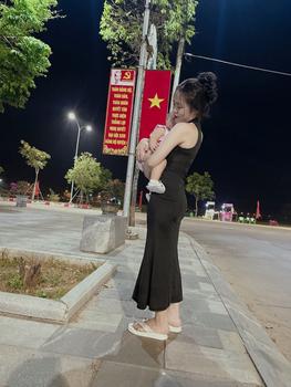 Product Review of V19 - Đầm Body Đuôi Cá Cổ Lọ Dây Kéo Sau Vải Gân Nhuyễn Mỏng Mịn Mát - Ngọc Lucie from ** ** 𝚎** ** ** 1