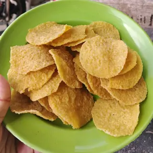 Kerupuk Puli dari beras, masih mentah tinggal digoreng saja, gurih renyah enak