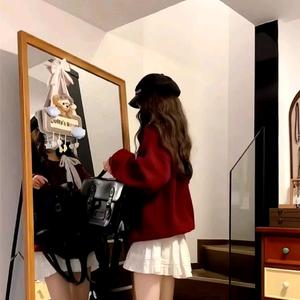 Sét Áo Nỉ Đỏ Phối Chân Váy Thô Trắng Lệch Vai Buộc Nơ Ren Cực Xinh cho Nữ