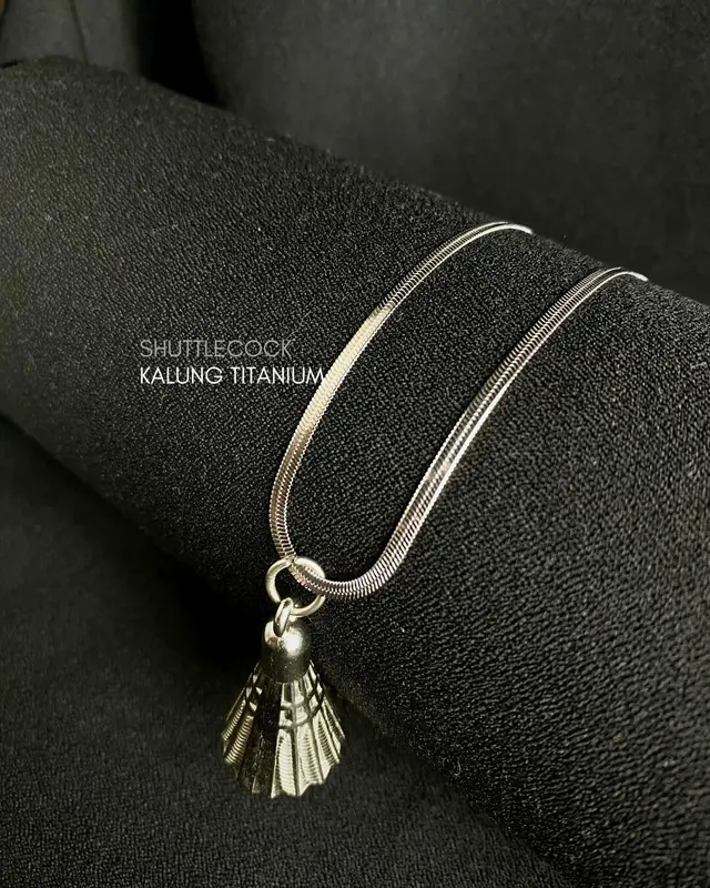 High quality kalung badminton silver original gantungan kunci raket shuttlecock supenir olahraga badminton terbaru 3