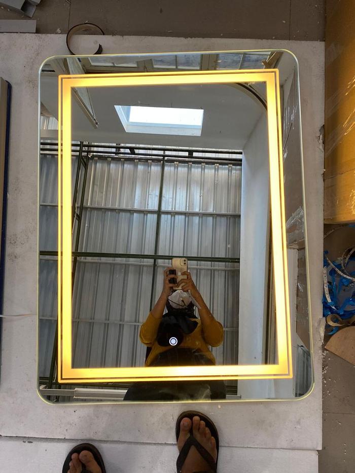 Gambar Cermin LED Touchscreen uk 70 x 100 | Smart Mirror LED | Cermin rias dari SPECULO Kab. Bandung Tokopedia