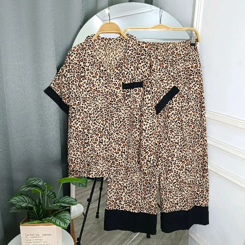 PIYAMA DANIA PDPJ JUMBO/ PIYAMA KOREA KERAH SAKU/ BAJU TIDUR WANITA KEKINIAN/ SETELAN PIYAMA WANITA LENGAN PENDEK CELANA PANJANG/ BAJU TIDUR FULL KANCING/ PAJAMAS RAYON BUSUI JUMBO MOTIF KARTUN KARAKTER Atasan 8