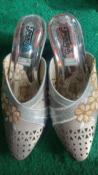 Product Review of Sandal Hak DMN-04 Wanita Simpel dan Elegan Ukuran 37-42 - Heels High Karet Pesta Shoes Sendal Kaca from T**i 1