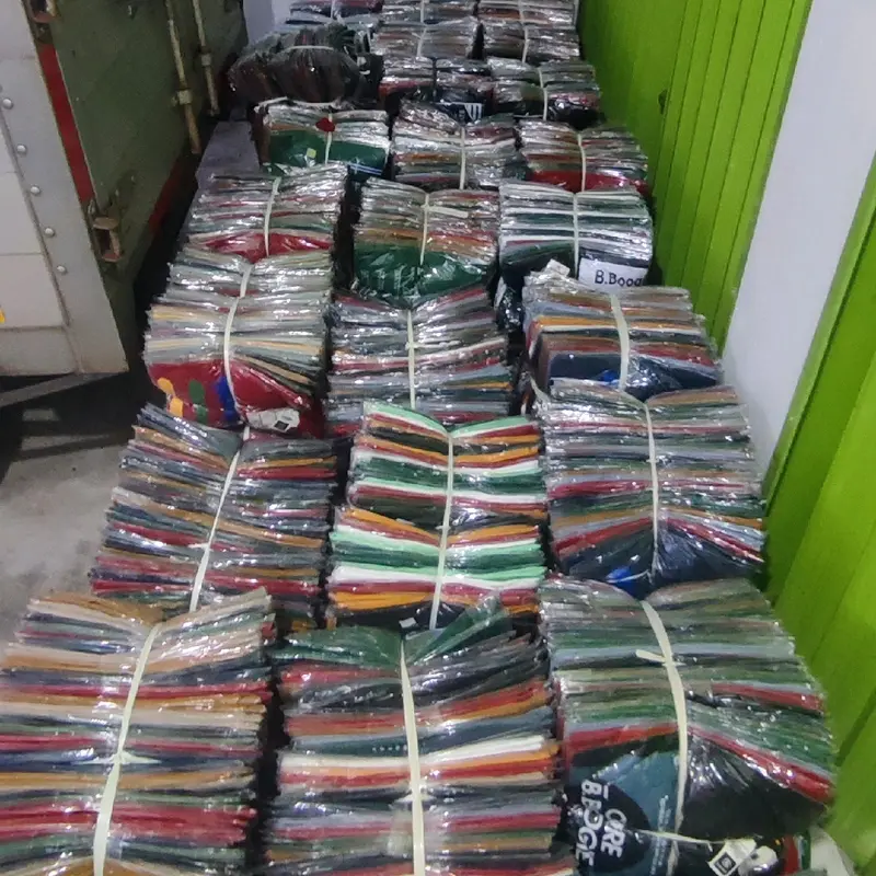 PAKET 4PCS 100RIBU KAOS distro, KAOS LENGAN pendek, SEMI katun, MOTIF RANDOM baju oblong Atasan Pria Panjang Variasi 8