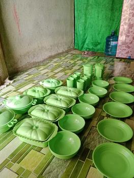 Product Review of Yoi - Piring Plastik Set 28pcs / Set Prasmanan / Piring 6pcs Mangkok 6pcs Basi Segi 4pcs Bulat 2pcs Tempat Nasi 2pcs Teko 2pcs Gelas 6pcs Makan Sayur Kitchenware from u**5 0