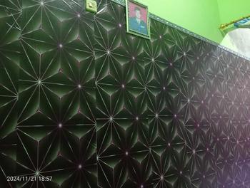 Product Review of Promo Harga Peket 5 Roll Wallpaper Sticker Dinding Geometris 3D Kristal Dekorasi Dinding Ruang Karaoke Kafe Ruang Live Studio Kertas Pvc from D**💞 0