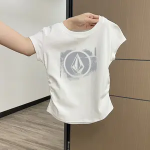 Gadis seksi putih bahu lurus lengan pendek T-shirt wanita musim panas ramping pusar-menyingkap pinggang tinggi gaya baru lipit warna solid desain lipit pendek ketat atasan Kaos Keren Fit Katun Dingin Nyaman Sablon Kaos Baju Casual Hitam Panjang