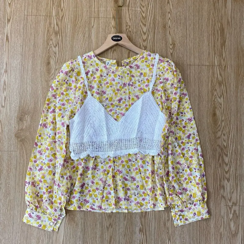 atasan & vest wanita motif bunga-bunga kecil