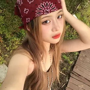 Syal Tren Hip-hop Bersepeda Luar Ruangan Eropa Dan Amerika Sapu Tangan Katun 55*55cm Bug Ganda Bunga Jambu Mete Hijab Segi Empat Sorban Masker Slayer Merah