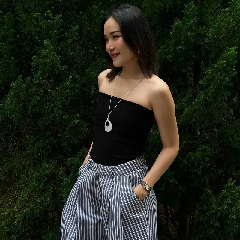 làminapparel - SIDE SLIT TUBE TOP - Áo tube form nhỏ và ôm màu đen dày dặn xẻ tà cuối line áo 6
