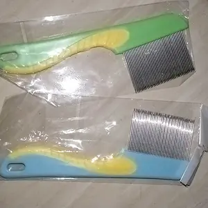 KIOS SERBA - Sisir Serit Kutu Ketombe Gagang Besi Kuat Warna Warni