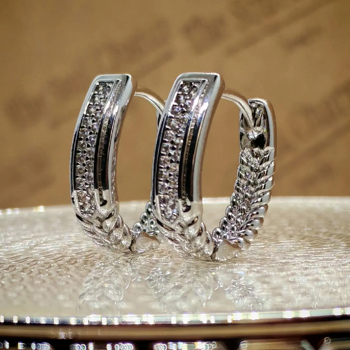 WA98 ** Stunning & Elegant Loop Earrings -  White Gold platting