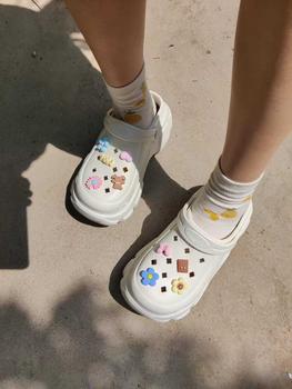 Product Review of DIY aksesoris sandal/aksesoris sandal karakter, stiker karakter, desain hiasan fashion, beli aksesoris dan dapatkan sepatu gratis from t**_ 1