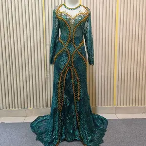 Kebaya Akad Ekor Set Rok Elegan dengan Desain Mewah dan Menawan