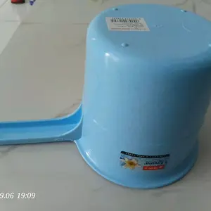 LION STAR Shower Gayung Mandi Deluxe Water Scooper 1.5 Liter