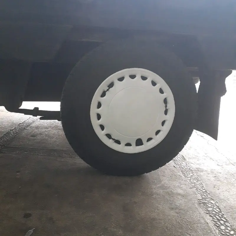 will dop velg mobil Ring 13 penempelan mudah bisa d ripet saja atw d jepit baut.bahan fiber glas yg kuat Accessories Kendaraan 2
