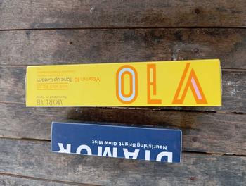 Product Review of MORLAB - PAKET COMBO BRIGHT ( 1 PCS MORLAB V10 VITMANIN TONE UP CREAM + 1 PCS NOURISHING BRIGHT GLOW MIST ) BPOM from R**a 2