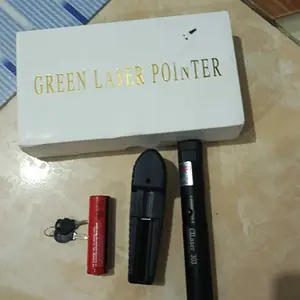 Laser Pointer Hijau / 303 Green Laser Pointer / Rechargeable Hitam 303