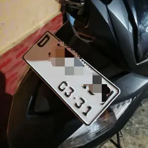 VRGP GARAGE 2 PCS DUDUKAN PLAT NOMOR LANGSUNG TEMPEL DEPAN BELAKANG /TATAKAN PLAT NOMOR PNP DAPAT BAUT DEPAN BELAKANG LANGSUNG TEMPEL