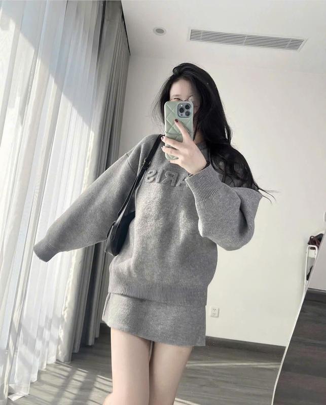 QCCC L1 Set Áo Len Dài Tay Nữ Form Rộng Phối Chân Váy Ôm Dáng Ngắn Set Đồ Len Thu Đông Nữ Co Giãn - LIING