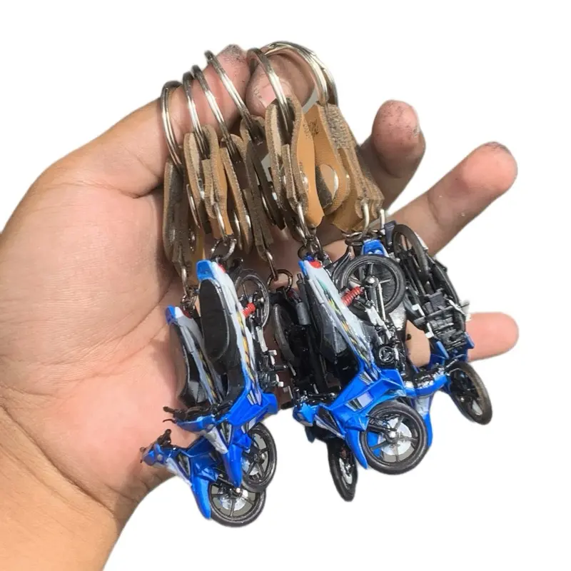 Ganci FizR gantungan kunci skala 1:32