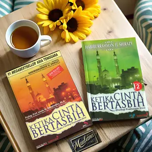 Ketika Cinta Bertasbih Jilid 1 & 2 – Habiburrahman El-Shirazy | Novel Islami Pembangun Jiwa & Cinta Syar’i
