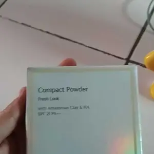 AZZURA Compact Powder Bedak Padat by azzura cosmetics
