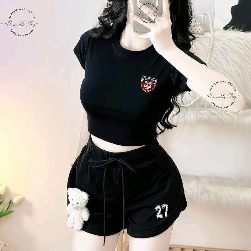 Set Phối Áo Croptop Dáng Ngắn Form Ôm Body Nữ Tôn Dáng In Hình 1986 Phối Quần Short Đính Gấu Bông In Số 27 Nữ Kem Women Pants Thun Cổ Tròn
