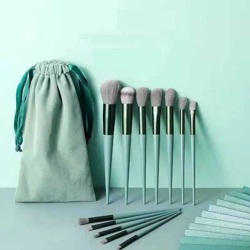 Portable set of 13 makeup brushes for women to create flawless makeup, suitable for foundation, blush, eye shadow, eyebrows and lips, suitable for all skin types, professional and beginner set, easy to carry and travel complete beauty tools