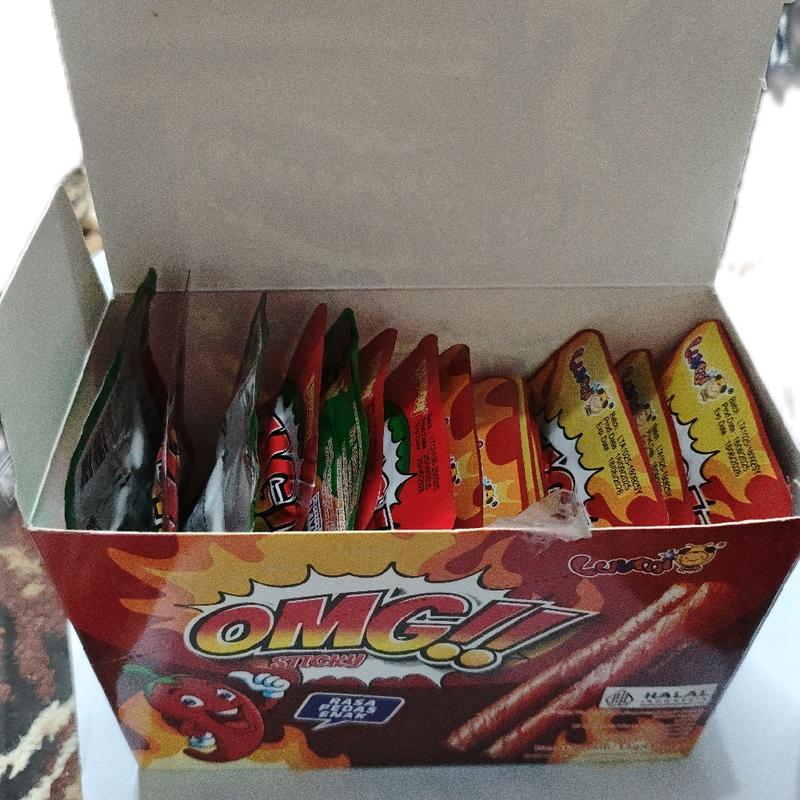LUVMI OMG STICKY Rasa Pedas Enak Gluten 30 Pcs Snack Latiao Food ...
