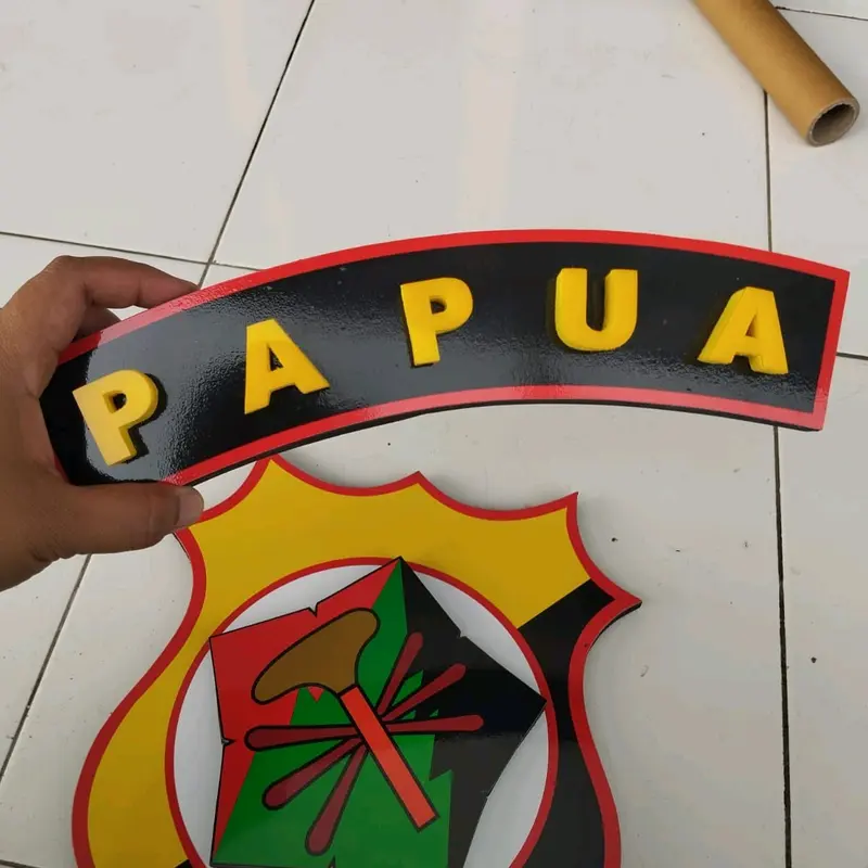 Huruf dan Angka bahan Akrilik spon. tinggi 20cm harga untuk satu huruf.di tempel di tempel 6