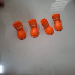 Pet Boots Dog Rubber Shoes SGG01 Set 4pcs Ryu Sepatu Boots Anjing Kucing Anabul Anti Air Sepatu Karet
