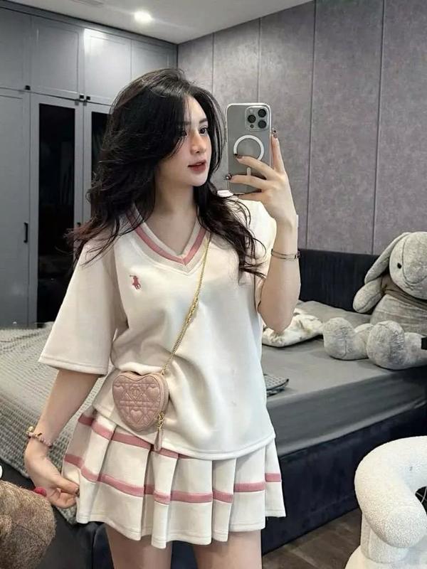 Sét váy Nữ - Sét bộ đồ Áo thêu logo Ngựa Cổ V MIX Chân Váy viềm hồng có quần trong váy Chất Umi Xốp