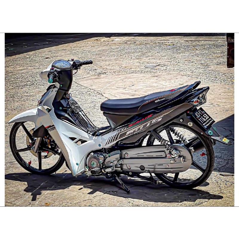 Tem xe Sirius trắng đen chữ đỏ mẫu chế sọc 3 lớp không thấm nước Nhãn Dán Decal