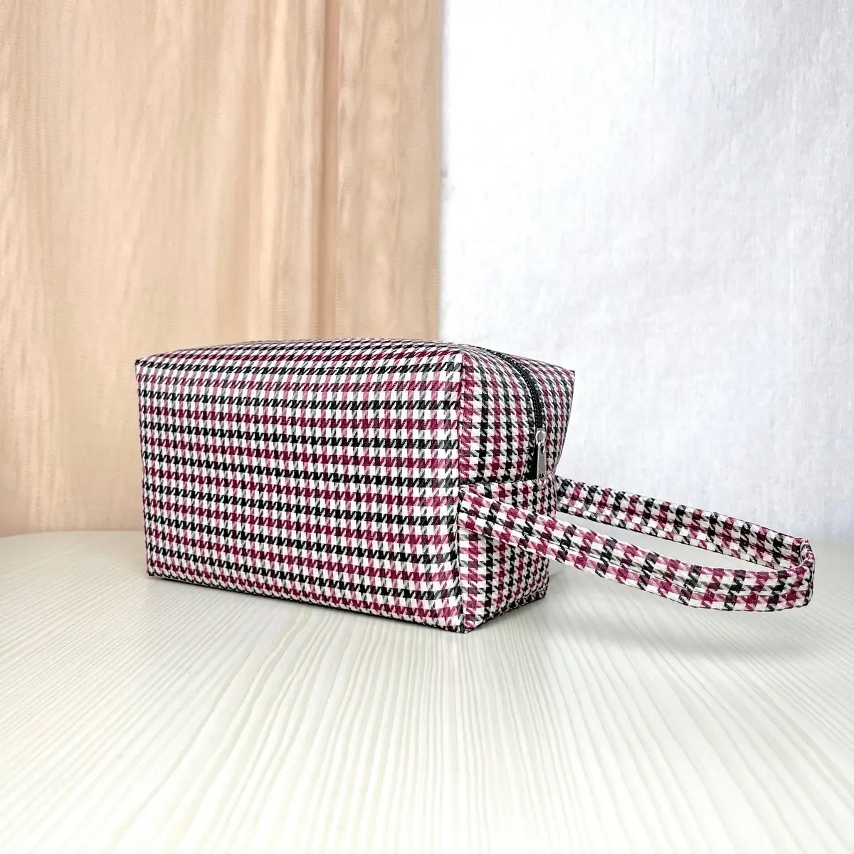 Pouch Kotak Pouch kosmetik Pouch Make Up Bisa Untuk Souvenir bahan vynil dan shasta waterproof