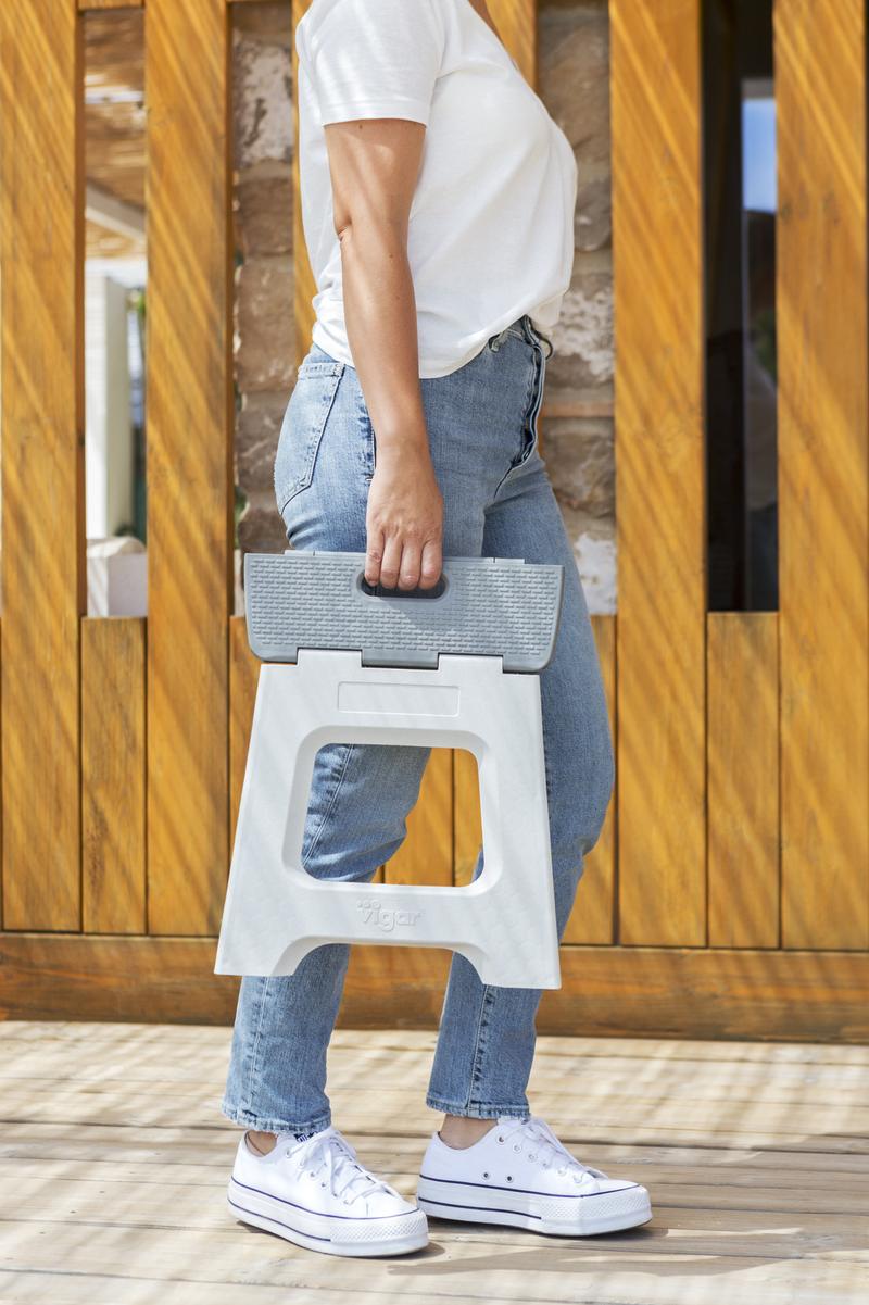 Product Introduction of Vigar Compact Foldable Stool 100% Recycled Plastic Zeroline Grey 24