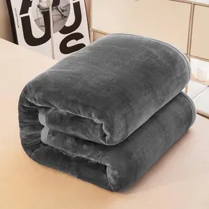 Selimut Bulu Halus 150x200 Polos Abu Muda Tebal Murah Berkualitas Kado Kain