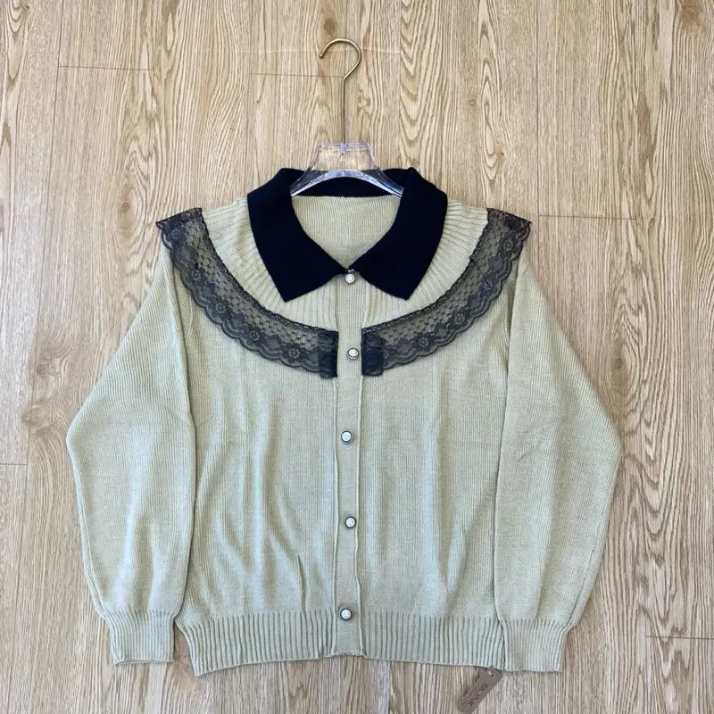 Atasan Blouse wanita berbahan rajut kancing non aktif
