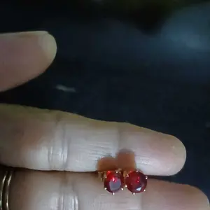 Anting Tusuk Nagita Black Wanita Titanium Mata Satu Anti Karat Gaya Korea Simple Earrings untuk Tampilan Elegan Permata