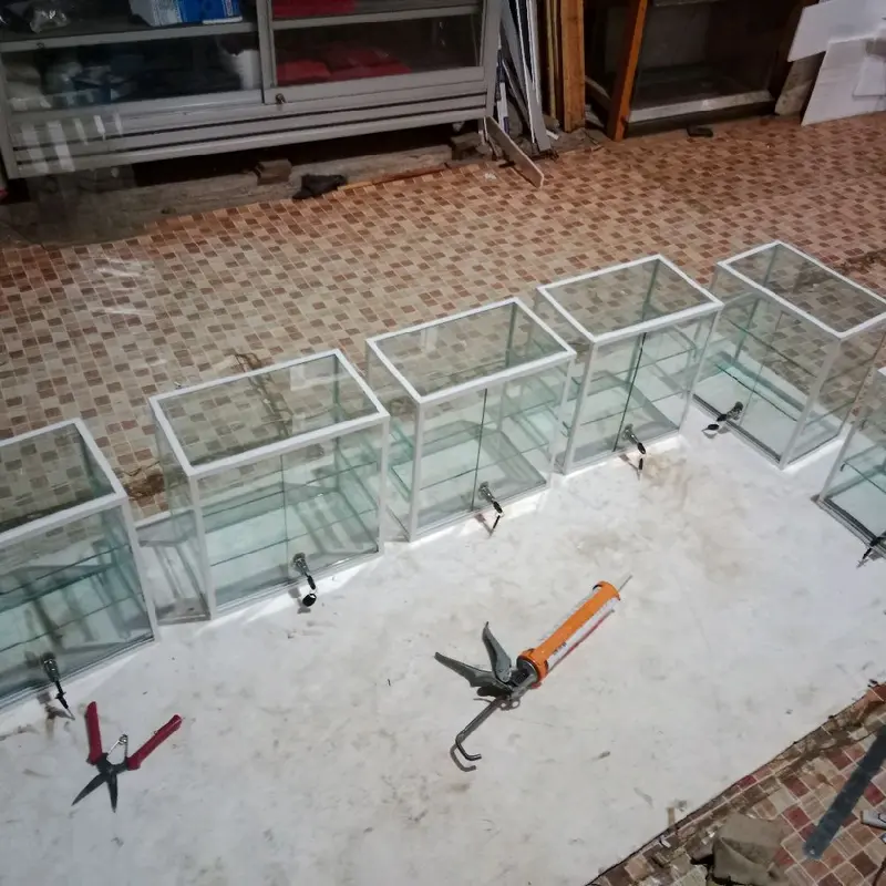 etalase tempat obat.  serbaguna buat tempat mekup bisa. kotak penyimpanan 1