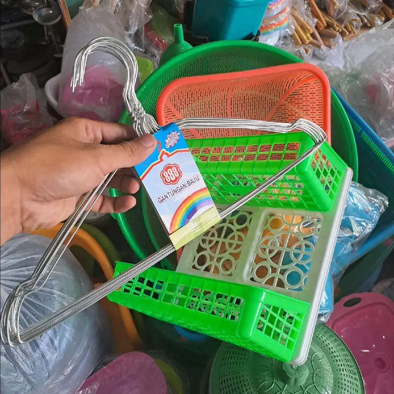 gantungan baju/hanger baju isi 10 pcs 1