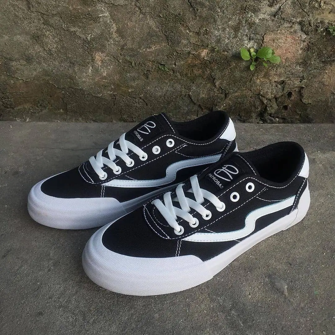 Sepatu Patrobas Ivan Black White Low/High