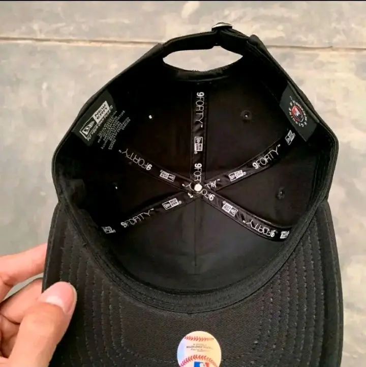 Topi import premium Logo La GOLD Besi Pria 3