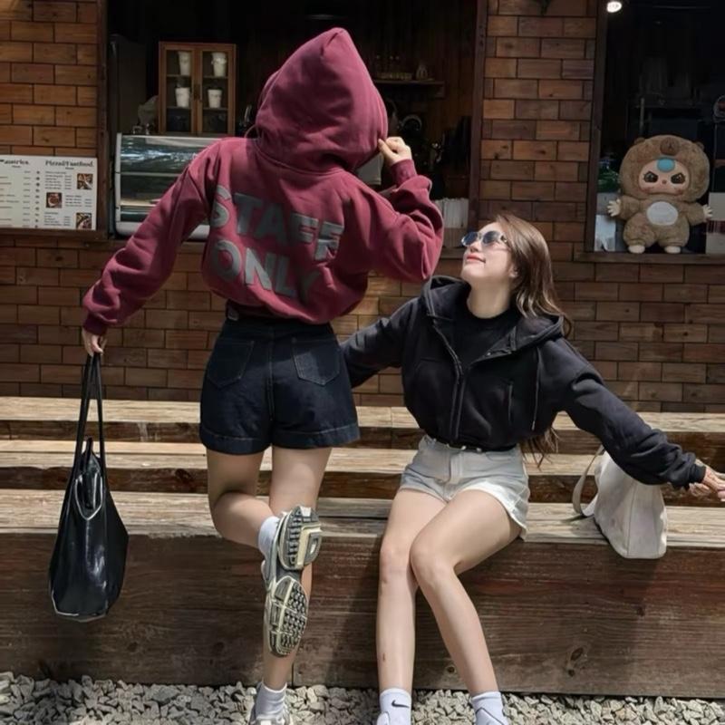 ÁO KHOÁC NỈ FROM NGẮN STAF,CÓ TÚI TRONG,IN CHỮ NỔI