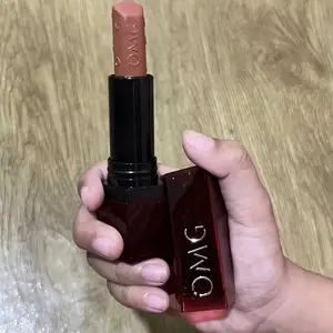 OMG Oh My Glam Glow Matte Face Bundle : Cushion + Two Way Cake - High Coverage Dewy Finish - Poreless Cushion