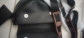 Product Review of Akaci store | ZURAA Tas selempang wanita Terbaru 09-8233 Bahan Sintetis  kuliah kerja kantor ibu Polos Kulit PU kuliah kerja pesta from N**i M**a 2