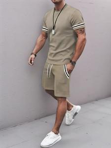 Two-Piece Set Men's Contrast Binding Tee & Drawstring Waist Shorts Set, Quality and Comfort Casual Short Sleeve Round Neck T-shirt & Pocket Track Shorts, Summer Outfits Clothes Set for Men