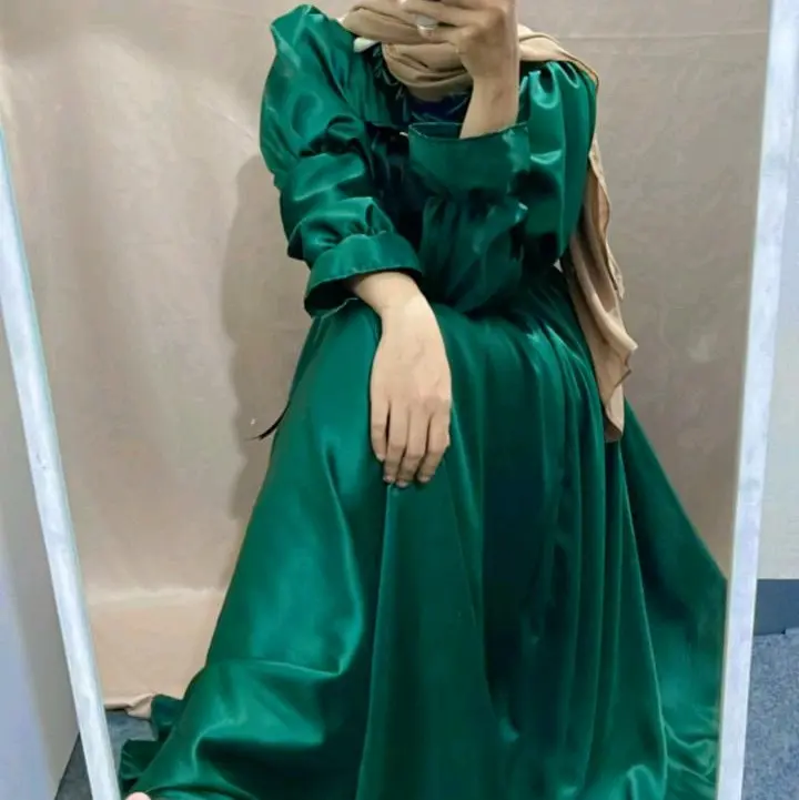 Azyura Dress Dewasa Satin Velvet Gamis Muslim Kondangan Pesta Mewah Lebaran Gaun Wanita ini